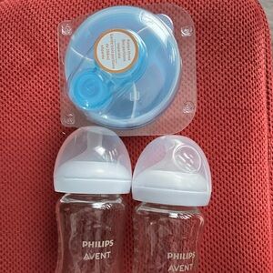 3 piece new baby set
2*Avent Naturals glass bottles 
1 formula cup